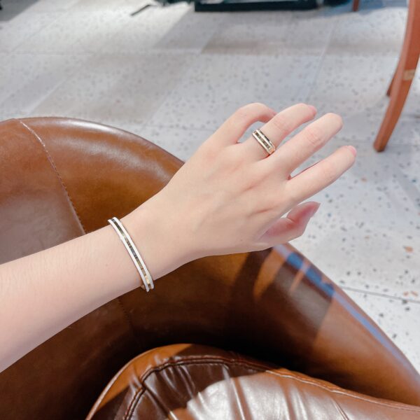 CUFF EMALIE SATIN WHITE ROSEGOLD - Hình ảnh 3