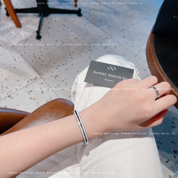 CUFF EMALIE SATIN WHITE SILVER - Hình ảnh 2